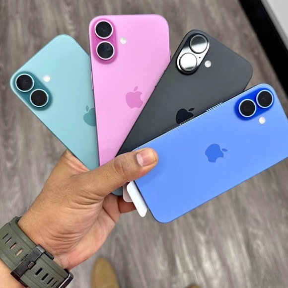 iPhones all kinds - Picture 1 of 2